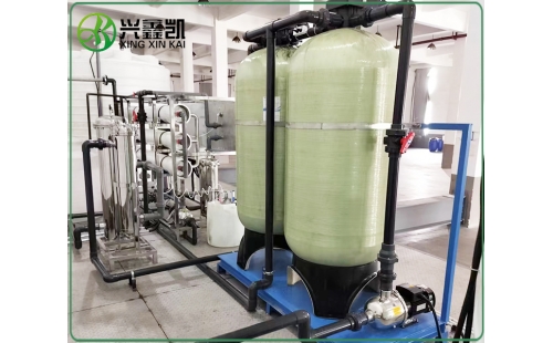 軟水器樹(shù)脂的再生頻率對(duì)其使用壽命有何影響？-杭州鑫凱